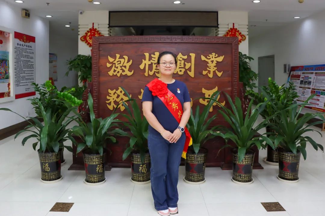 黄璇.jpg